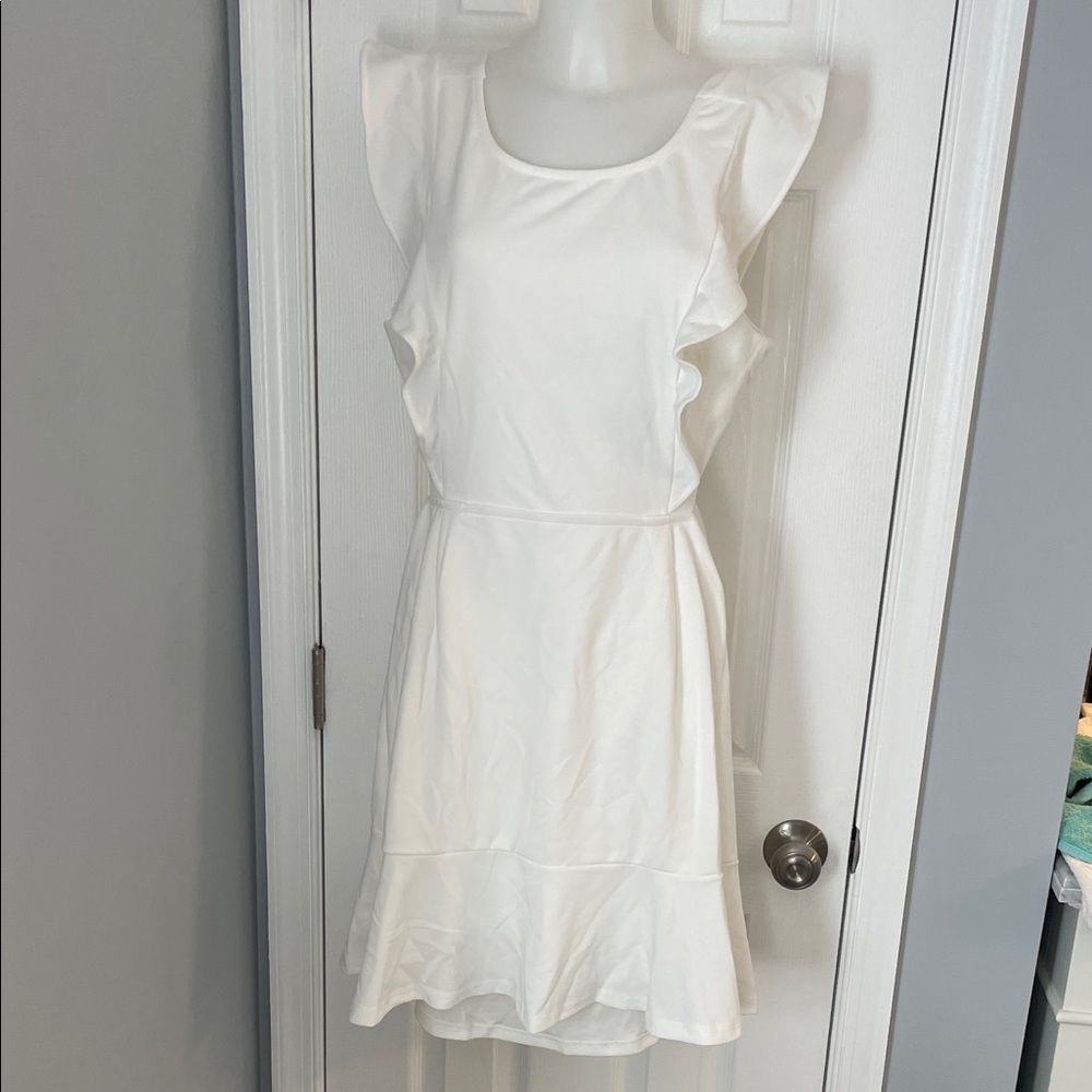 FASHION WHITE CAP SLEEVES SEMI OPEN BACK RUFFLED MINI DRESS SZ LARGE NWT